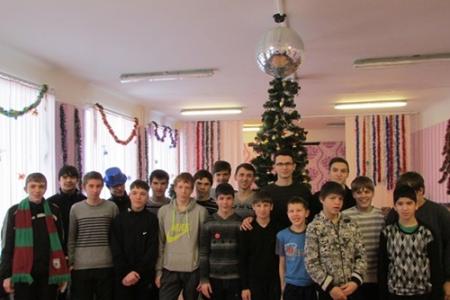 Татарстан. Казанские комсомольцы поздравили воспитанников  школы-интерната в Дербышках
