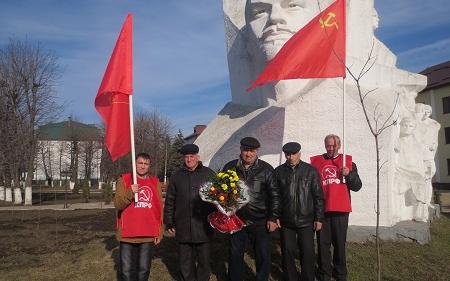 Коммунисты Кабардино-Балкарии почтили память Владимира Ильича Ленина