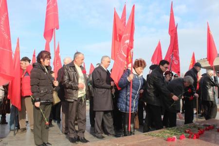 Коммунисты Крыма почтили память Вождя мирового пролетариата В.И. Ленина