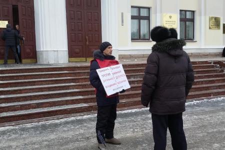 Пикеты депутатов-коммунистов Тюменской  области в поддержку Владимира Бессонова