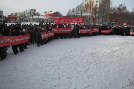 Кировчане - против закрытия Центрального рынка и отмены льгот на проезд в общественном транспорте!