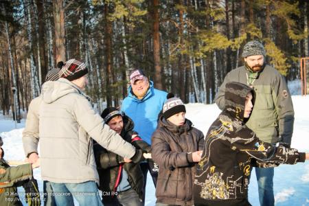 Красноярский край. Железногорские комсомольцы организовали спортивный праздник "Новогодняя олимпиада 2015"