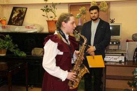Елка в Кузьминках. Коммунисты Москвы организовали праздничное мероприятие для детей-инвалидов