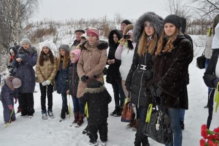 Санкт-Петербург. Коммунисты и комсомольцы почтили память защитников города Ленина