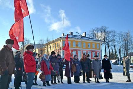 «Ленин жил! Ленин жив! Ленин будет жить!» Акция памяти коммунистов Кинешмы