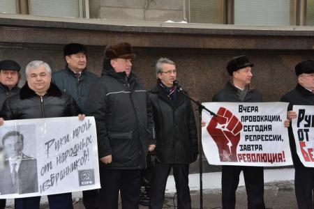 Бессонова не сдадим! В Москве состоялась встреча депутатов-коммунистов с избирателями