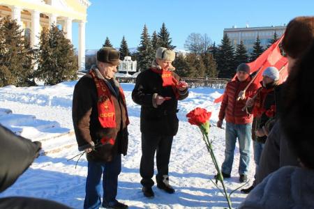Республика Марий Эл. Коммунисты и комсомольцы города Йошкар-Олы почтили память вождя мировой революции