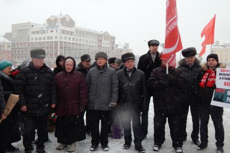 «Руки прочь от коммуниста Бессонова!». Акция барнаульских коммунистов