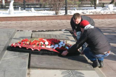Белгородские коммунисты и их союзники 23 февраля почтили память героев Красной Армии