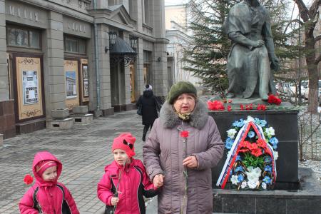 Коммунисты Симферополя провели торжественное памятное собрание, посвященное очередной годовщине гибели А.С. Пушкина
