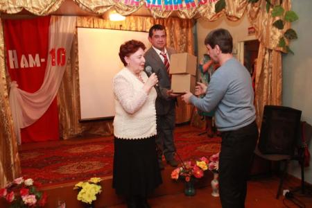Депутат Тюменской областной думы Т.Н. Казанцева поздравила самодеятельный ансамбль «Дуслык» с 10-летним юбилеем