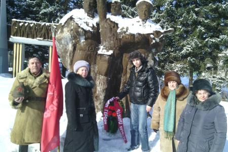 Алтайские коммунисты 23 февраля провели автопробег по селам Бийского района