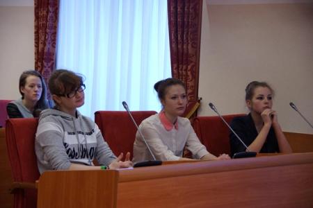 Ярославские коммунисты провели встречу с с учащимися колледжа управления и профессиональных технологий