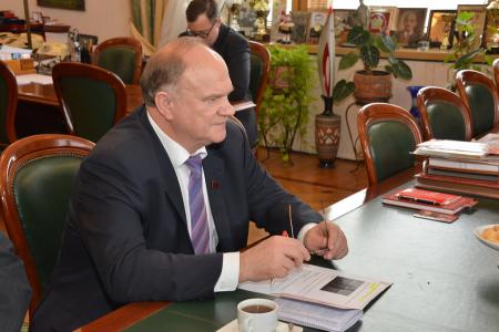 Г.А. Зюганов встретился с лидером демократического фронта освобождения Палестины Наифом Хаватми