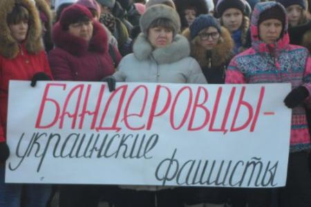 Красноярский край. Коммунисты организовали митинг в Дивногорске под лозунгом "Нет фашизму и войне на украинской земле"
