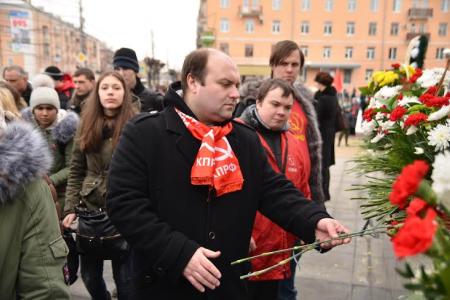 Рязанские коммунисты возложили цветы к Вечному огню
