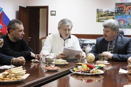 К.К. Тайсаев: Убежден, что работа по оказанию гуманитарной  помощи Новороссии должна продолжаться и наращиваться