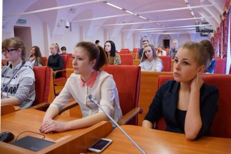 Ярославские коммунисты провели встречу с с учащимися колледжа управления и профессиональных технологий