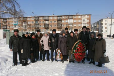 Алтайский край. В Бийске в День Советской Армии почтили память воинов-земляков