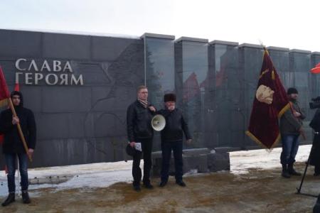 Пензенские коммунисты вышли на митинг в День Советской Армии и Военно-Морского Флота