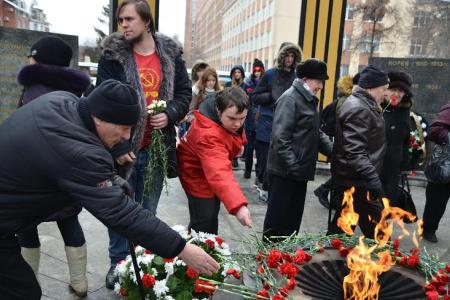 Рязанские коммунисты возложили цветы к Вечному огню