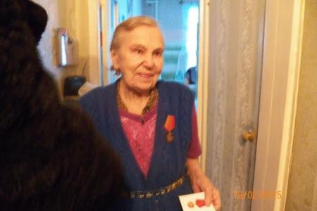 Кемеровская область. Коммунисты Анжеро-Судженска наградили ветеранов-участников Орловско-Курской битвы памятной медалью ЦК КПРФ