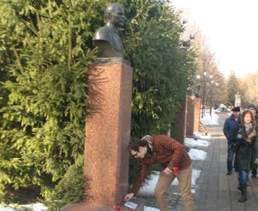 Белгородские коммунисты и их союзники 23 февраля почтили память героев Красной Армии