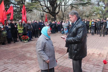 Республика Крым. Празднование годовщины создания Советской Армии и Военно-Морского Флота в Симферополе