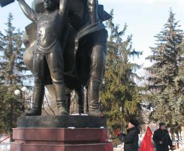 Белгородские коммунисты и их союзники 23 февраля почтили память героев Красной Армии