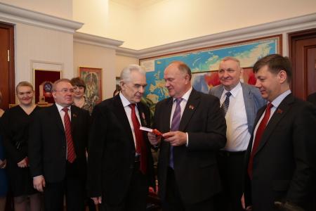 "Золотое перо партии". Г.А. Зюганов поздравил ветерана газеты "Правда" В.С. Кожемяко с 80-летним юбилеем