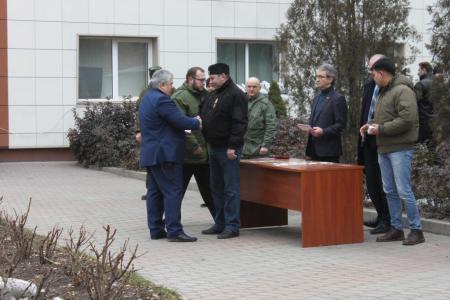 К.К. Тайсаев: Убежден, что работа по оказанию гуманитарной  помощи Новороссии должна продолжаться и наращиваться