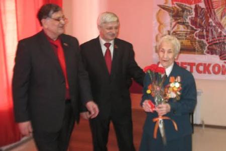 Белгородские коммунисты провели собрание в честь Дня Советской Армии