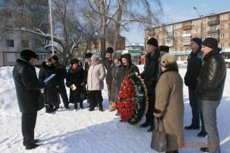 Алтайский край. В Бийске в День Советской Армии почтили память воинов-земляков