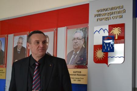 В Сочи полиция при пикетировании задержала Игоря Васильева, первого секретаря горкома КПРФ, помощника депутата Обухова