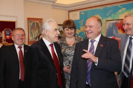 "Золотое перо партии". Г.А. Зюганов поздравил ветерана газеты "Правда" В.С. Кожемяко с 80-летним юбилеем