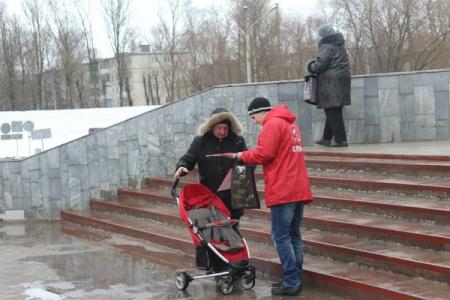 Новгородские коммунисты провели одиночные пикеты, приуроченные к Дню защитника Отечества