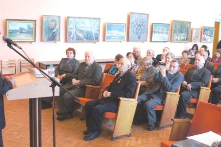 Курганские коммунисты начали год литературы со встречи с писателем-патриотом Виталием Носковым