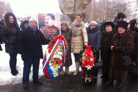 Тульская область. Шествиями, митингами и возложениями отметили местные отделения КПРФ День создания Красной Армии