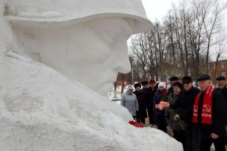 Тульская область. Шествиями, митингами и возложениями отметили местные отделения КПРФ День создания Красной Армии