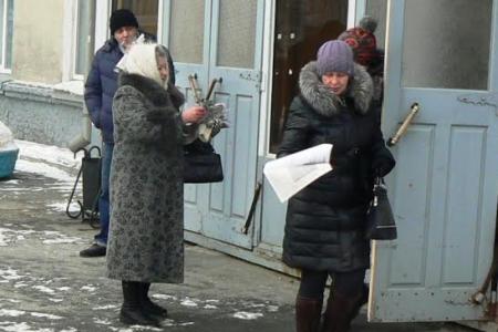 Курганские коммунисты идут к рабочим