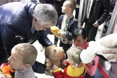 К.К. Тайсаев: Убежден, что работа по оказанию гуманитарной  помощи Новороссии должна продолжаться и наращиваться