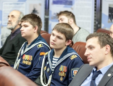 Москва. Олег Лебедев  принял участие в торжественном вечере, посвященном земляку-туляку, командиру крейсера «Варяг» В.Ф. Рудневу  и 111-ой годовщине легендарного подвига русских моряков