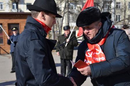 «Да здравствует 97-я годовщина создания Советской Армии и Военно-Морского Флота!». Митинг в Ростове-на-Дону