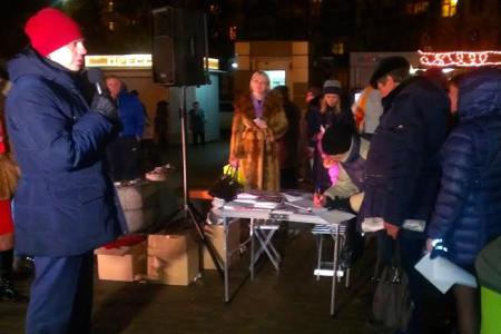 Москва. «Мы не верим обещаниям!» Жители Царицыно собирают подписи за немедленное закрытие Центра тестирования мигрантов
