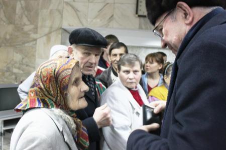 К.К. Тайсаев: Убежден, что работа по оказанию гуманитарной  помощи Новороссии должна продолжаться и наращиваться