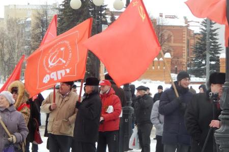 В Йошкар-Оле прошел митинг, посвященный 97-ой годовщине со дня образования Советской Армии и Военно-Морского Флота