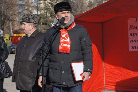 «Да здравствует 97-я годовщина создания Советской Армии и Военно-Морского Флота!». Митинг в Ростове-на-Дону