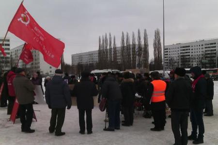 Республика Башкортостан. В Уфе прошел митинг, посвященный Дню Советской Армии и Военно-Морского Флота