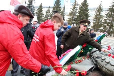 Челябинская область.Коммунисты организовали митинг и круглый стол в честь 97-й годовщины Советской Армии и Военно-Морского Флота