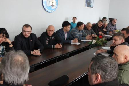 К.К. Тайсаев: Убежден, что работа по оказанию гуманитарной  помощи Новороссии должна продолжаться и наращиваться